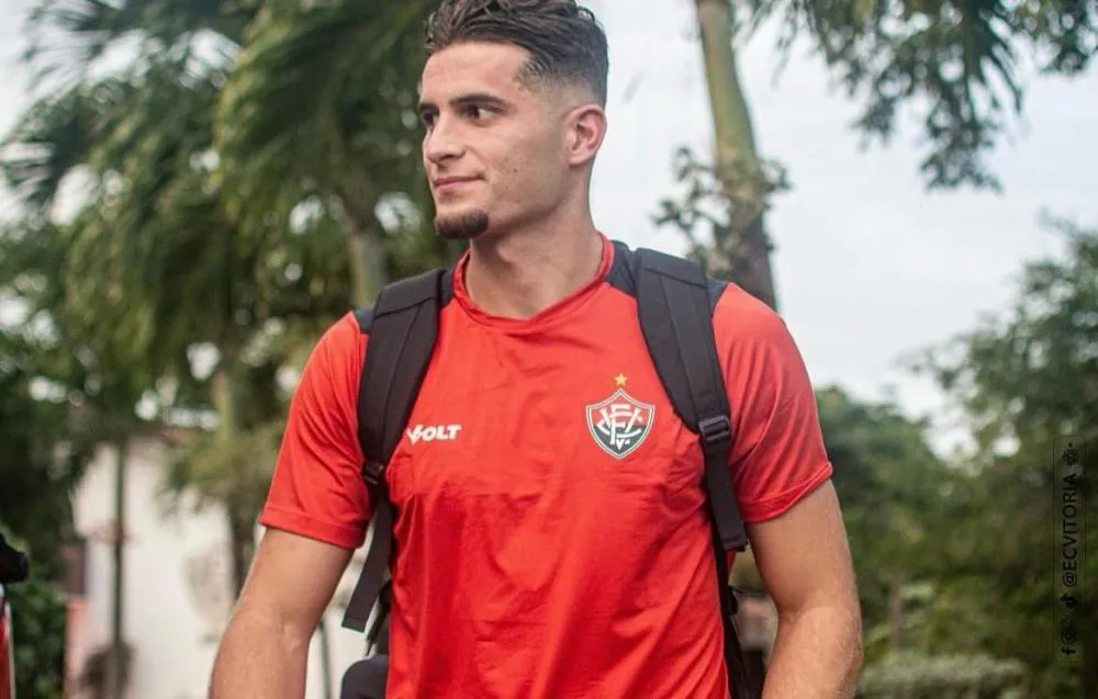 Com o português Rúben Rodrigues, Vitória já está no Rio de Janeiro para jogar nesta quarta (16)