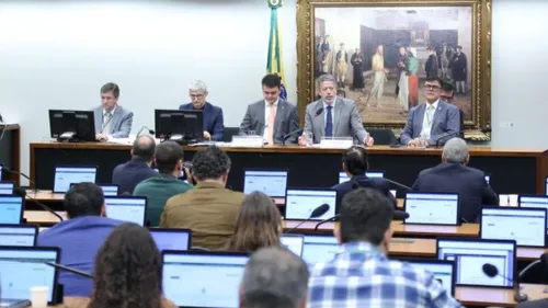 Comissão da Câmara aprova isenção de Imposto de Renda para R$ 5 mil
