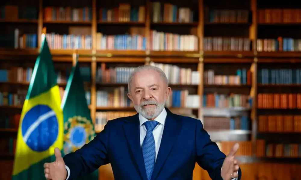Lula critica 'chantagem inaceitável' de Trump e alfineta 'traidores da pátria' em pronunciamento na TV