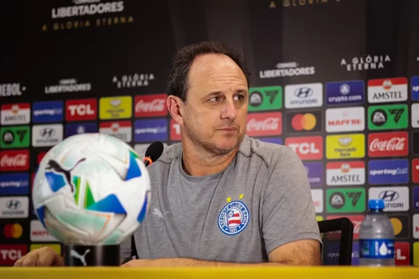Rogério Ceni critica arbitragem após empate contra o Fortaleza