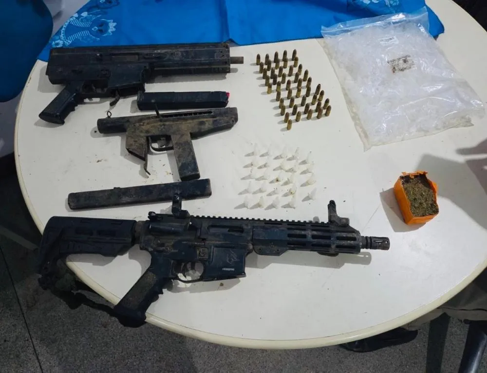 PM prende homens com armas e drogas em São Sebastião do Passé