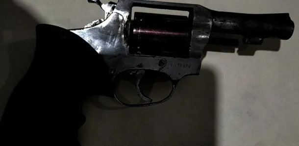 Polícia Militar recupera veículo roubado e apreende armas na localidade de Pindoba