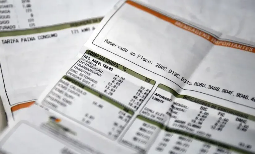 Baiano vai pagar R$ 7,87 a mais na conta de luz a partir de agosto, diz Aneel