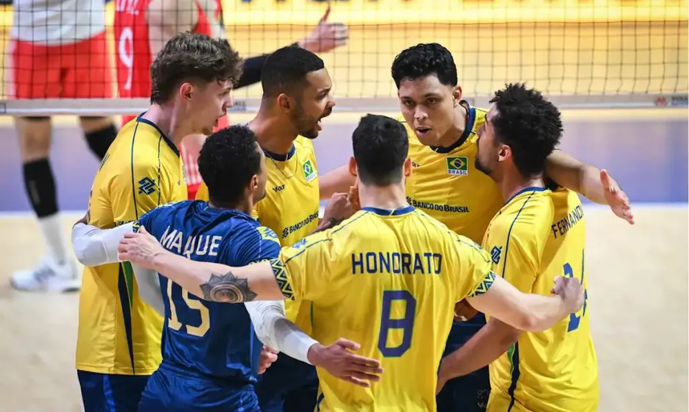  Brasil vira sobre anfitriã China e avança à semi da Liga das Nações 