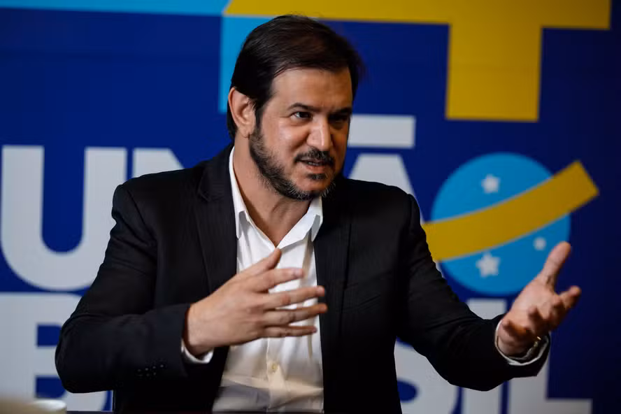 União Brasil confirma saída de ministérios do governo Lula a partir de setembro