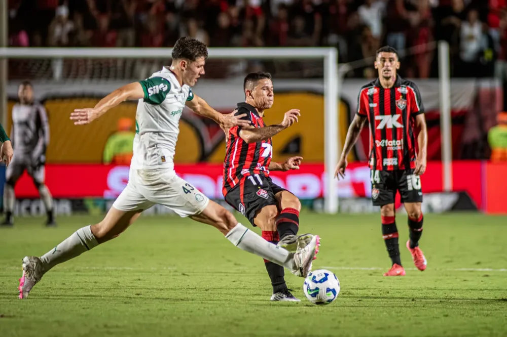 Vitória cede empate ao Palmeiras após abrir 2 a 0 no Barradão