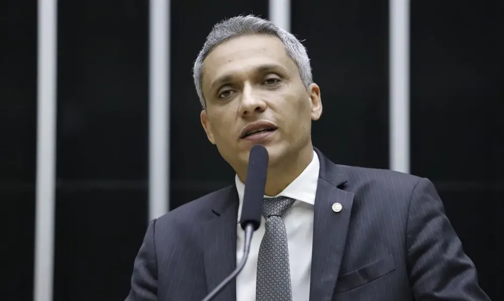 Deputato quer criar a “Lei Clezão-Silveira” a Magnitsky brasileira
