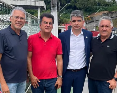 Integrante do Vitória SAF se reúne com o presidente Fábio Mota