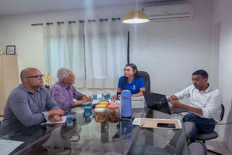 Reunião discute andamento de obras em parceria com a Conder em Lauro de Freitas