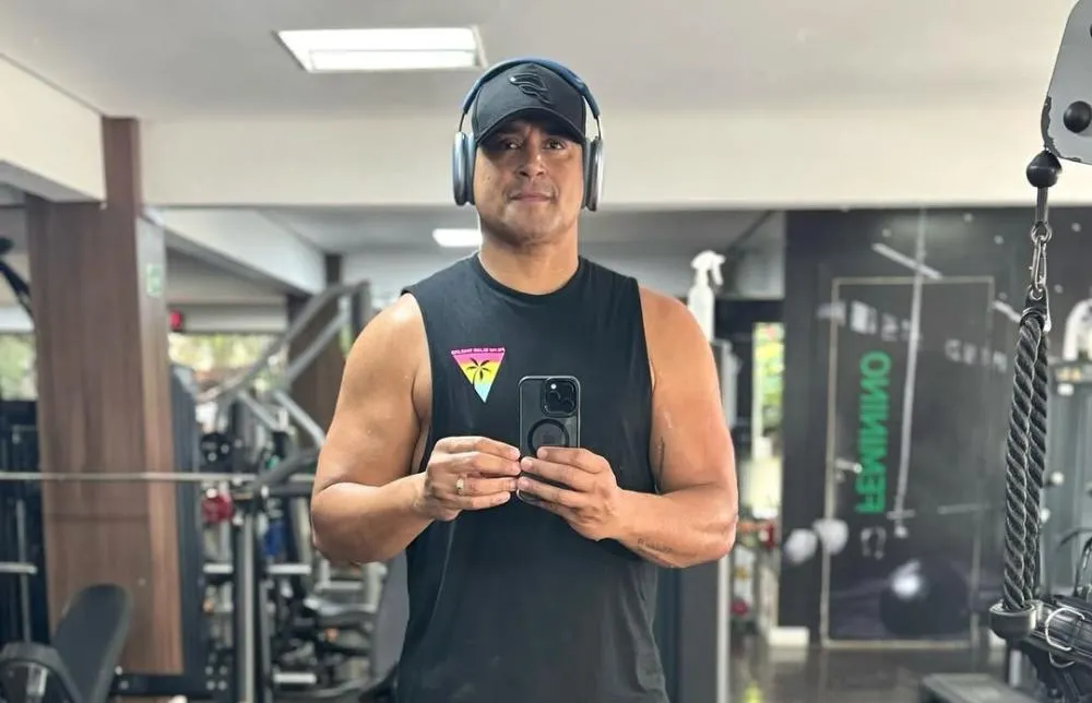 Cantor Xanddy Harmonia notifica 'xará' por uso indevido de marca
