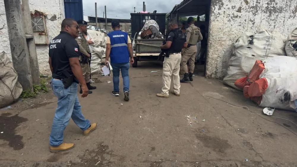 Polícia Civil deflagra operação de combate ao comércio ilegal de material ilícito em ferros-velhos 