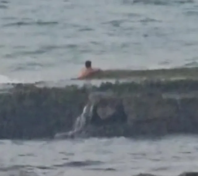 Banhista desaparece após ser levado por onda na Praia de Jauá