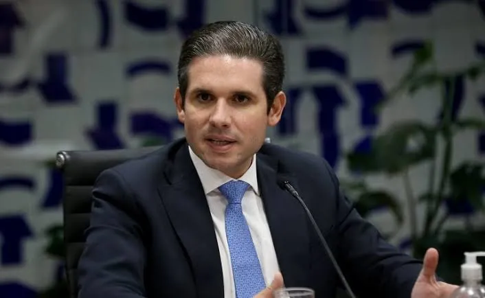 Motta: democracia não se negocia, e interesses pessoais não estão acima do povo