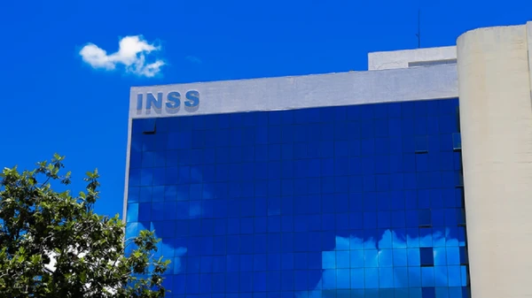 INSS devolve mais de R$ 1 bilhão a aposentados que tiveram descontos ilegais