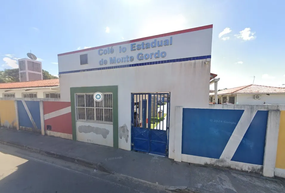 Diretora de escola em Camaçari impede oração de alunos e é acusada de intolerância religiosa