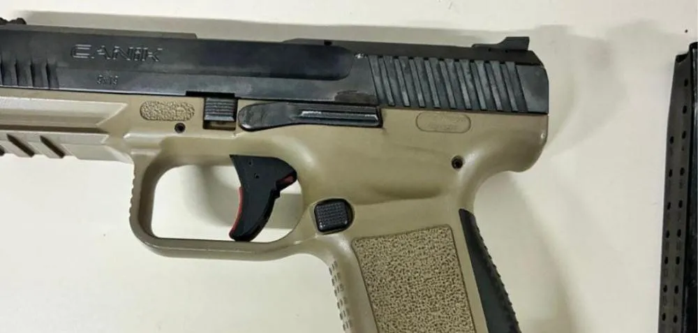 PM prende homem com arma e drogas em Camaçari