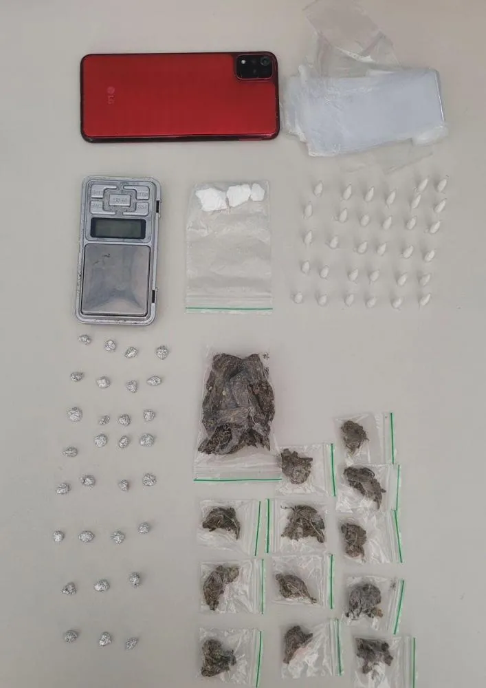 Polícia Militar prende suspeito de tráfico de drogas no bairro Nova Vitória