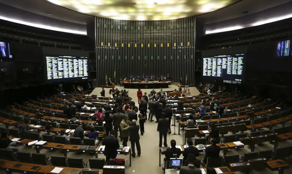  Congresso analisa esta semana projetos para proteger infância na rede 