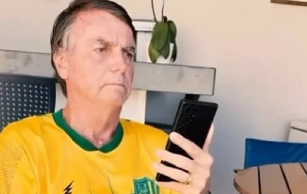 Bolsonaro movimentou R$ 30,5 milhões em 1 ano, diz relatório da PF