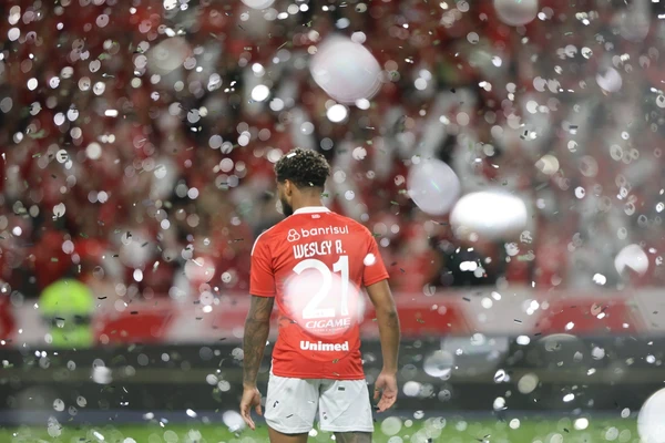 Inter demite responsáveis por papel picado 'fora do plano' antes de jogo contra o Flamengo