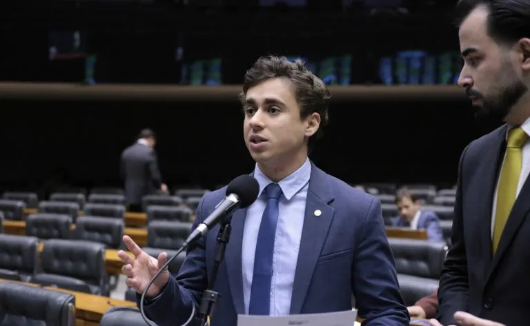 Comissão aprova medidas contra erotização precoce nas escolas 