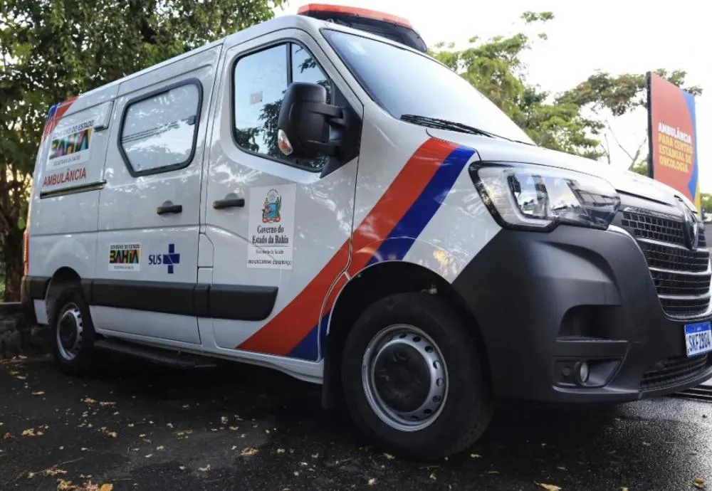 Prefeitura entrega nova ambulância para reforçar atendimento de urgência
