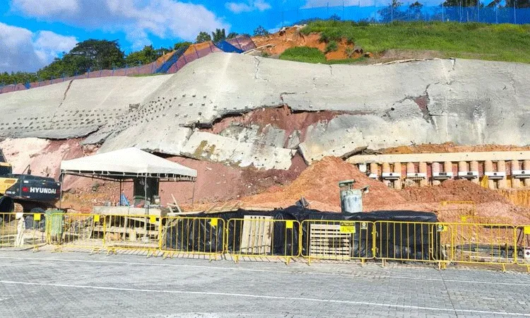 Contenção de terreno do Mercado Livre desaba em Simões Filho