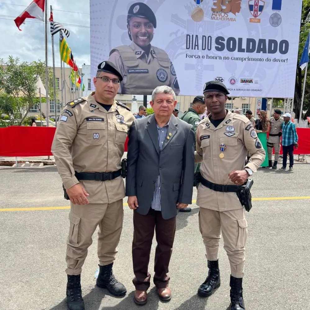 Policiais da 53ª CIPM recebem medalha Valor de Tropa no Dia do Soldado
