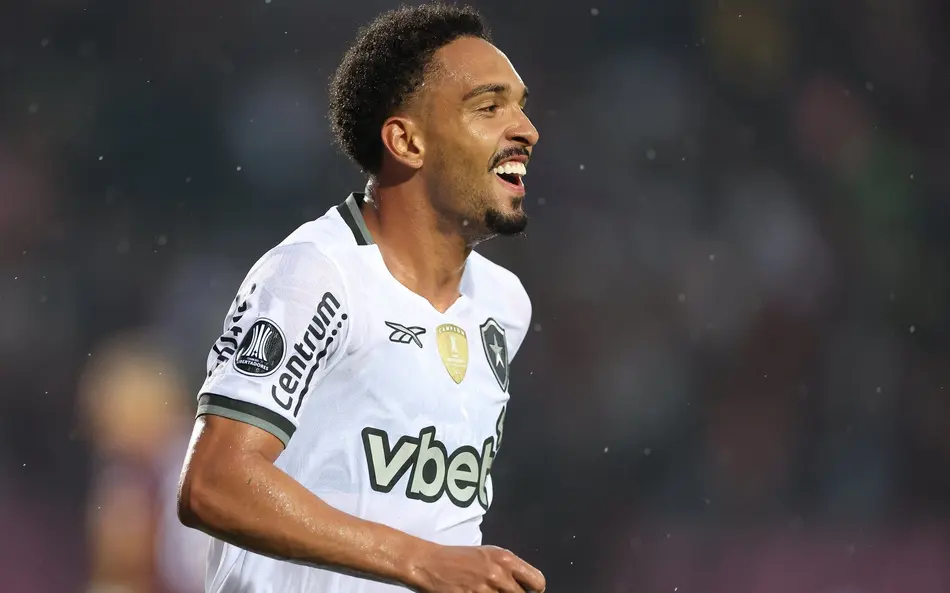 Vitinho, do Botafogo, é convocado para a seleção brasileira