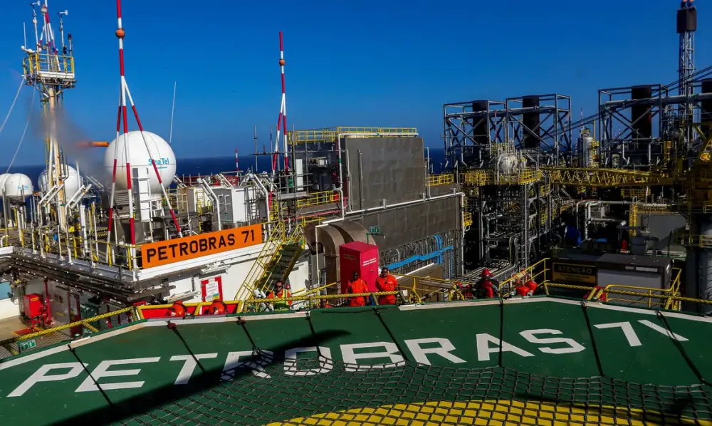 Brasil bate pela primeira vez marca de 5 milhões de barris de petróleo e gás