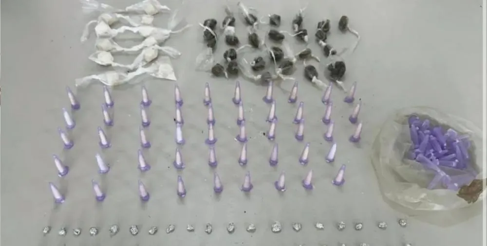 Polícia Militar prende homem por tráfico de drogas em Dias d’Ávila