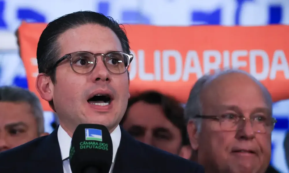  Motta afirma que não há definição sobre projeto da anistia 