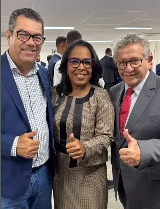 Caetano tira Ademar Lopes e entrega Prefeitura Avançada da Orla à vice Déa Santos