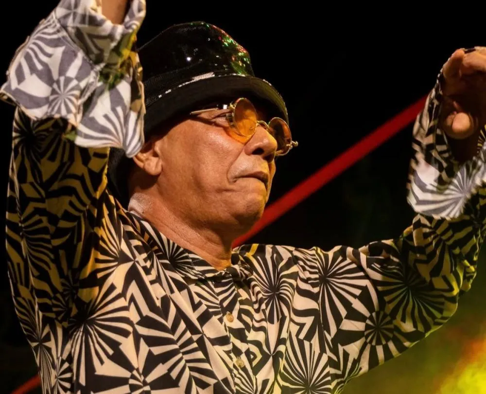Edy Vox estreia show “Diferente” em Camaçari no Rock, Reggae Raiz