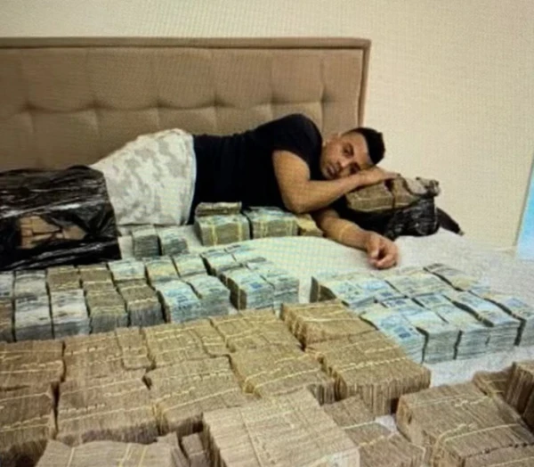 Polícia Federal encontra foto de TH Joias na cama com R$ 5 milhões