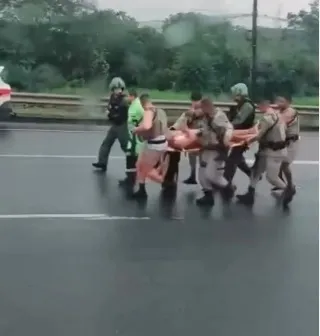 Policial militar é baleado durante tentativa de assalto na BR-324 em Simões Filho
