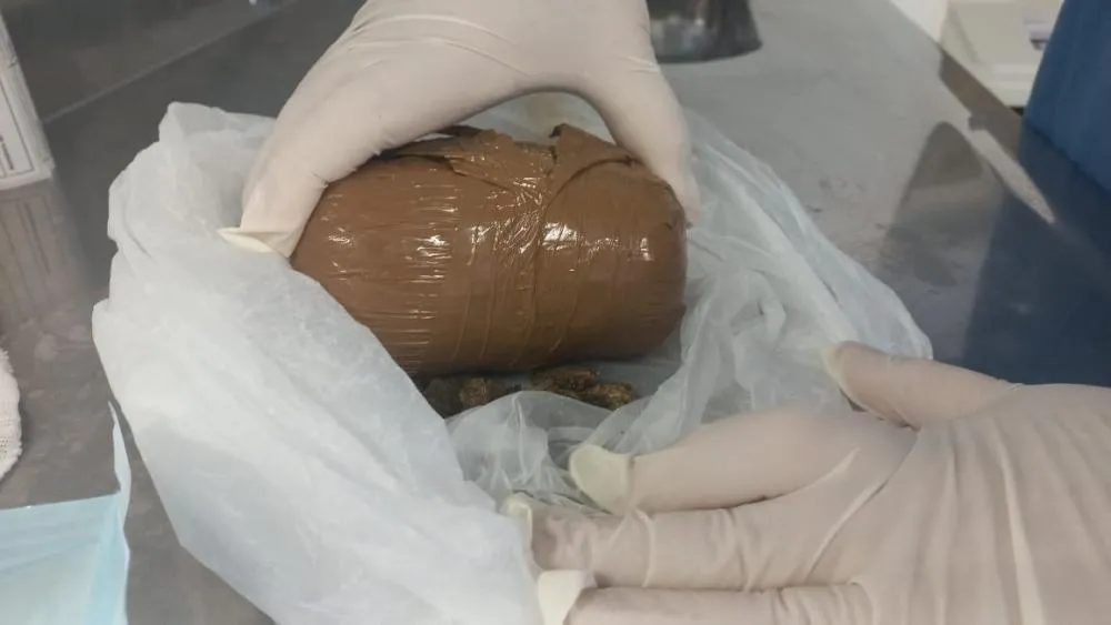 Grávida passa mal ao tentar entrar em presídio com droga escondida nas partes íntimas