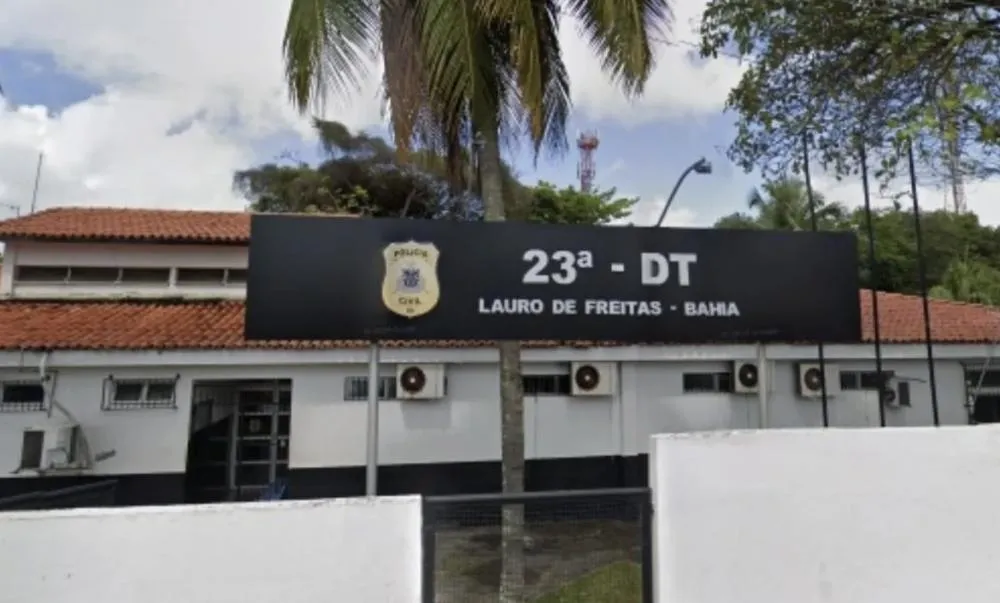 Motorista é flagrada com sinais de embriaguez após acidente e tenta subornar policiais
