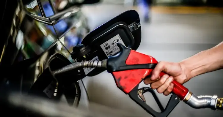 ICMS aumenta sobre gasolina, diesel e gás de cozinha a partir de janeiro