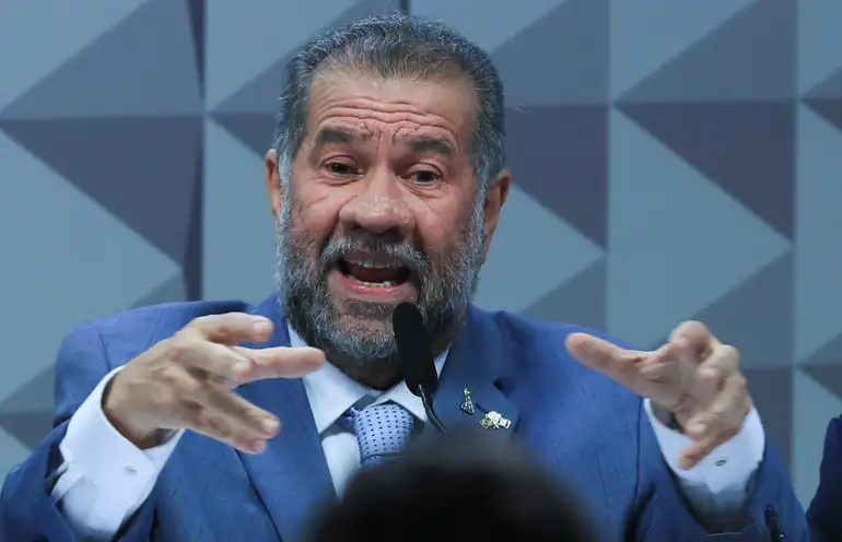 Sessão da CPMI do INSS dura quase 10h, tem bate-boca e pode reconvocar Carlos Lupi