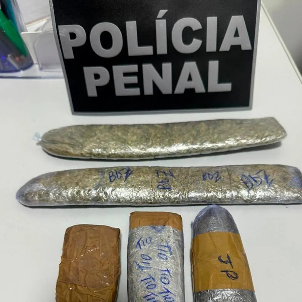 Mulher é flagrada tentando entrar com drogas no Conjunto Penal