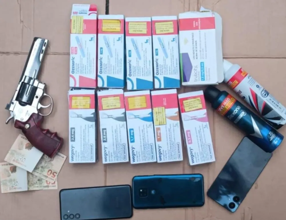 PM apreende adolescente com réplica de arma de fogo e canetas emagrecedoras no Vale das Pedrinhas