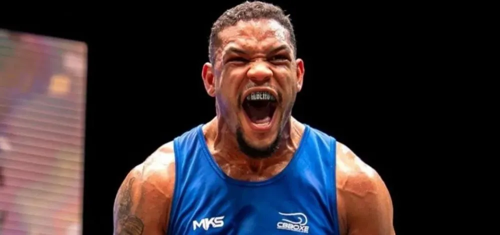 Com vitória apertada, baiano Isaías chega à final do Mundial de Boxe