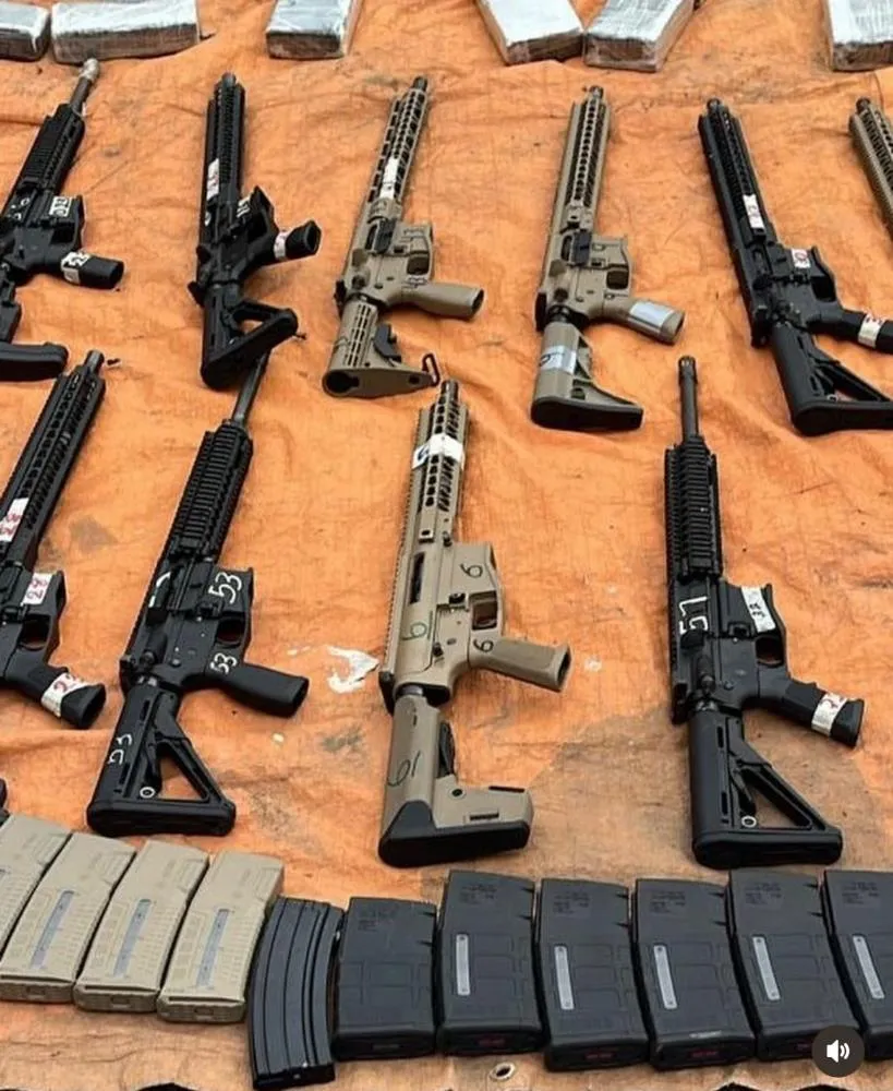 Polícia Civil apreende 22 fuzis e cocaína em megaoperação em Camaçari