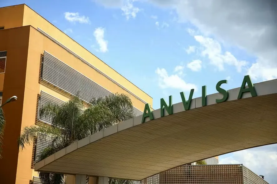 Anvisa suspende lote de remédio para hipertensão após identificar partículas semelhantes a caco de vidro