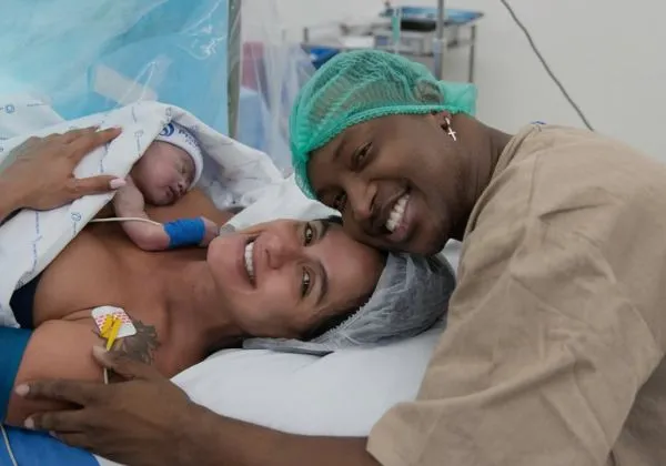 Carol Peixinho dá à luz o primeiro filho com Thiaguinho: ‘Muito amor’