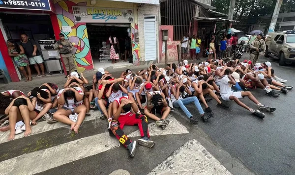 Polícia prende mais de 40 torcedores do Vitória após ataque com bombas e pedras