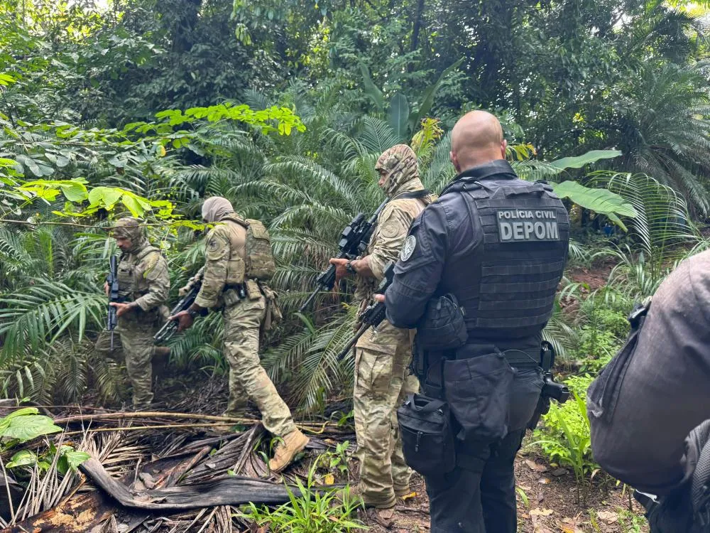 Polícia Civil faz novas buscas em local onde arsenal foi apreendido em Abrantes 