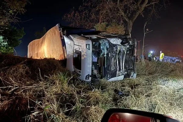 Casal e quatro filhos morrem em acidente de carro a caminho de aniversário