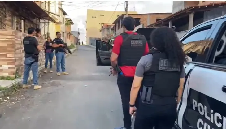Casal é preso em ação contra o tráfico em São Sebastião do Passé e Simões Filho